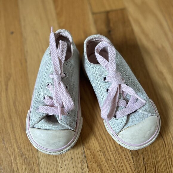 Converse size 5 toddler sneakers EUC White Neutral Walking USA Comfort - Picture 1 of 6